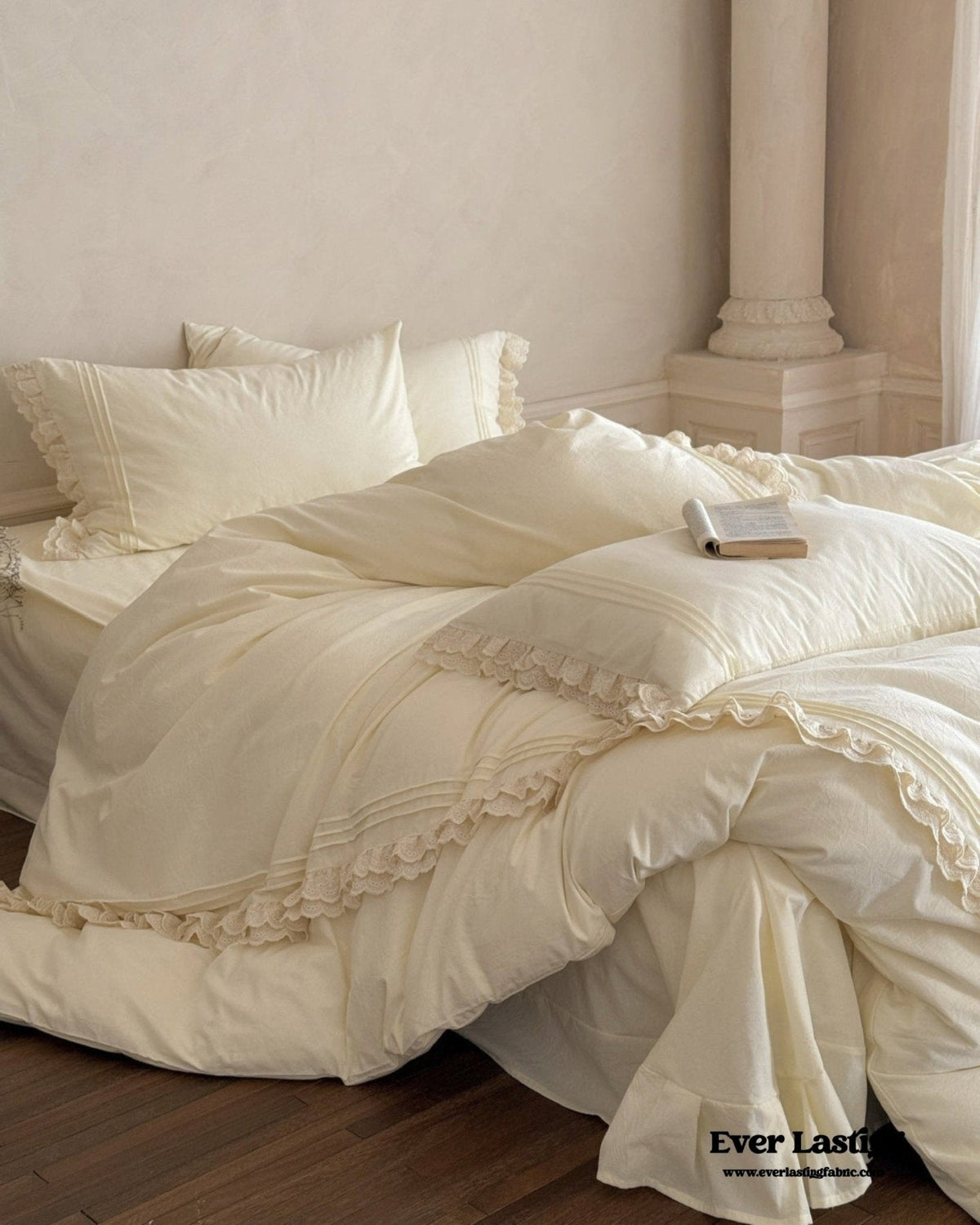 Accordion Pleated Lace Ruffled Bedding Set