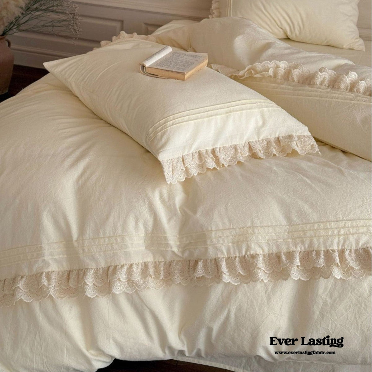 Accordion Pleated Lace Ruffled Bedding Set