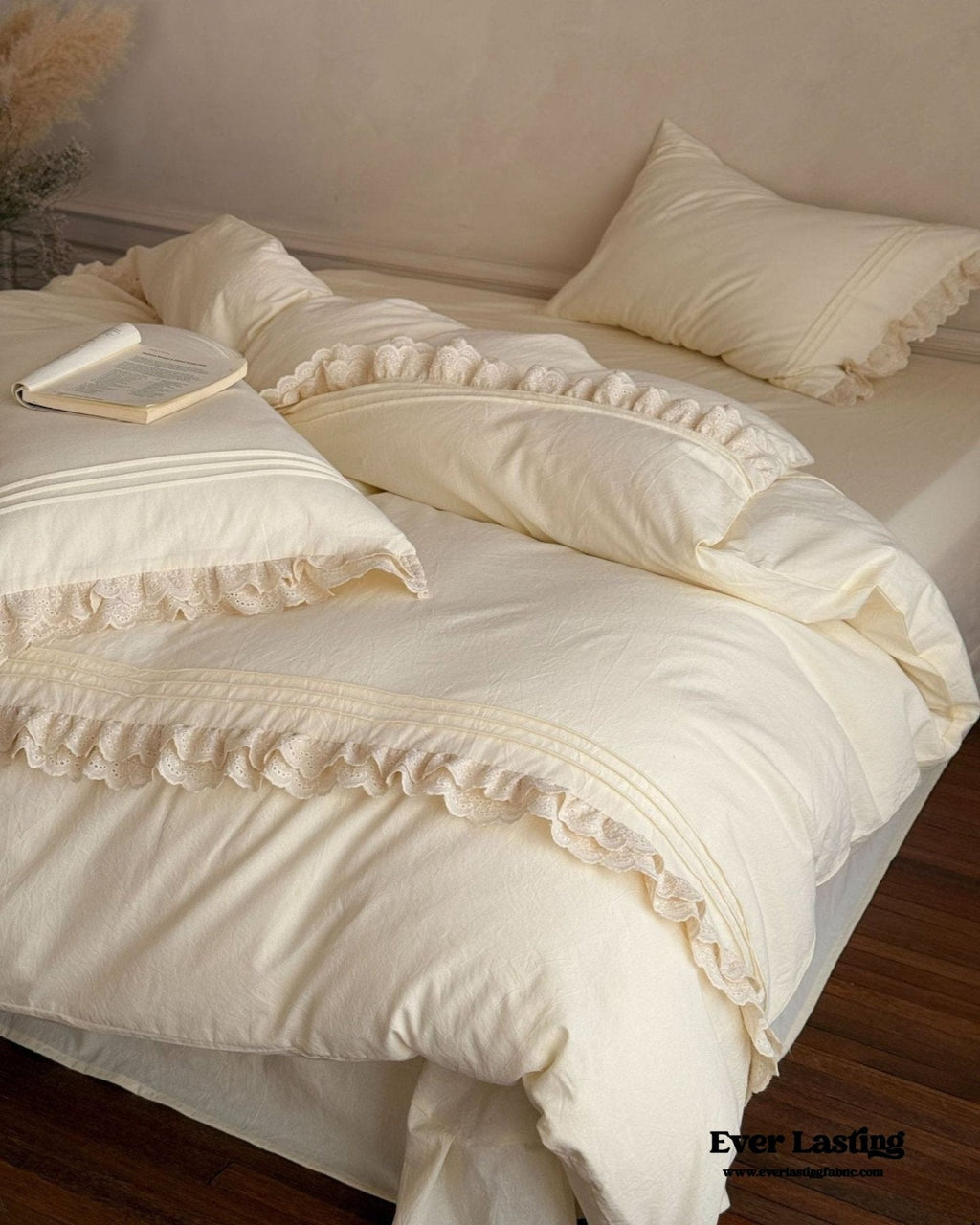 Accordion Pleated Lace Ruffled Bedding Set