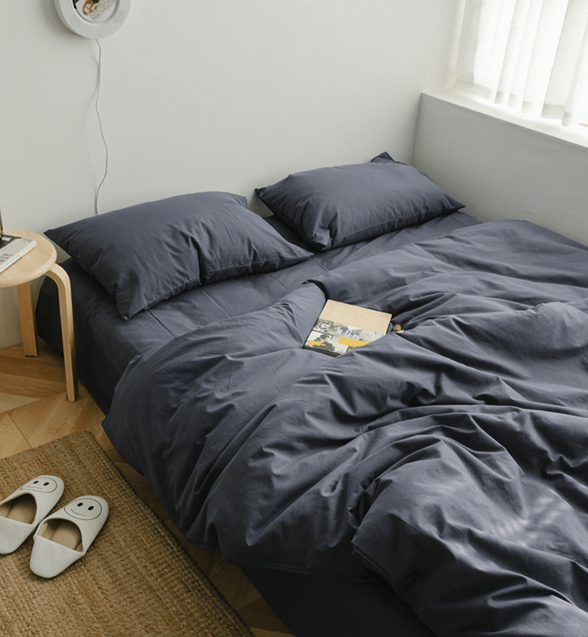 Earth Tone Bedding Set / Dark Blue
