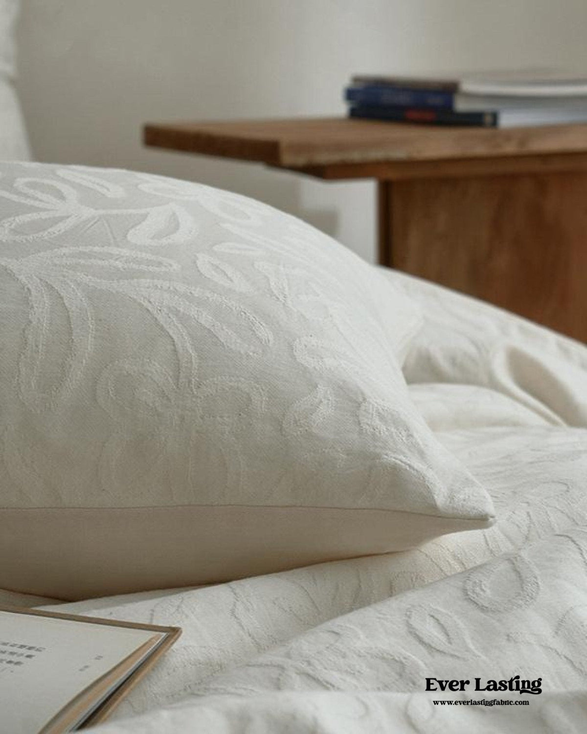 Elin Tencel Silky Jacquard Bedding Set / Bouquet