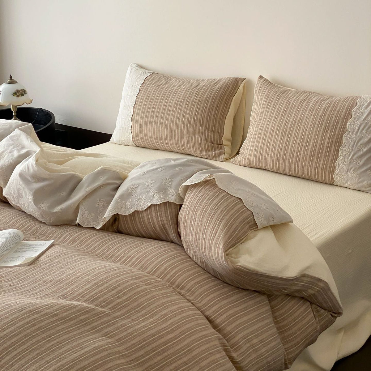Florence Lace Double Gauze Striped Bedding Set / Beige Brown