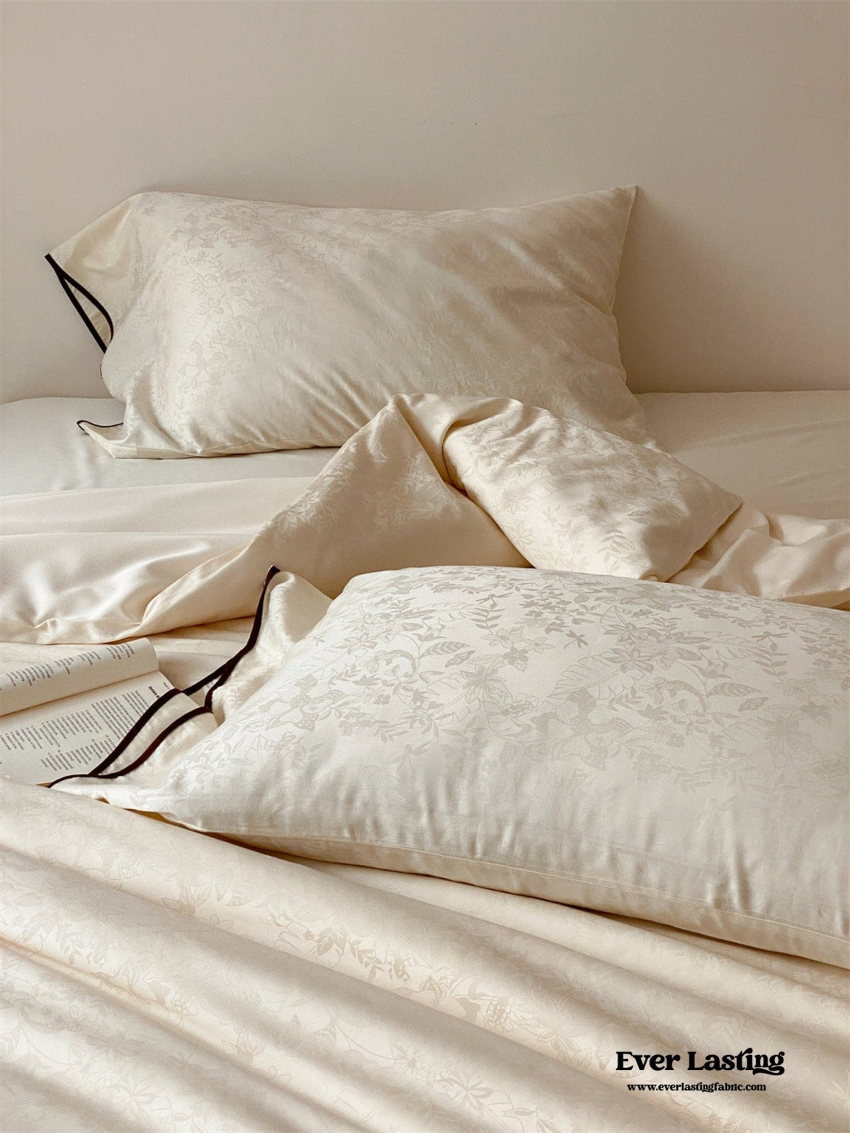 Grace Silky Floral Luxury Bedding Set / Pink