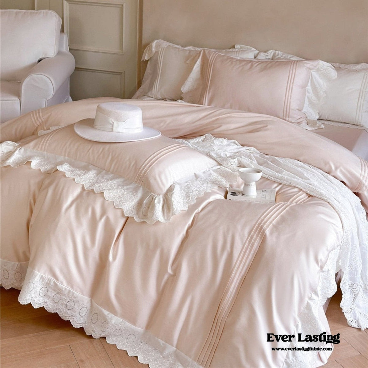 Isabelle Silky Cottage Ruffled Bedding Set / Pink