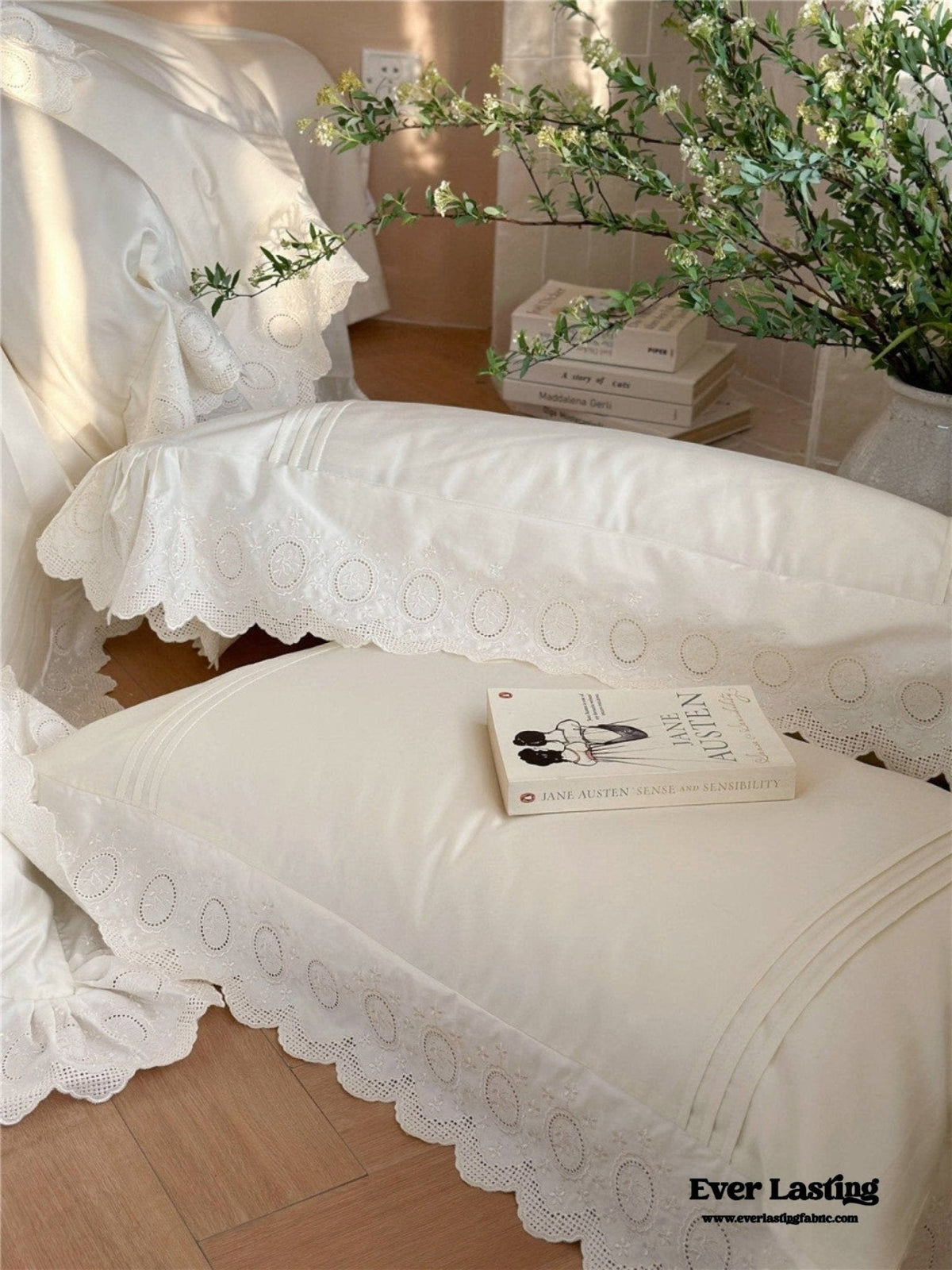 Isabelle Silky Cottage Ruffled Bedding Set / Pink