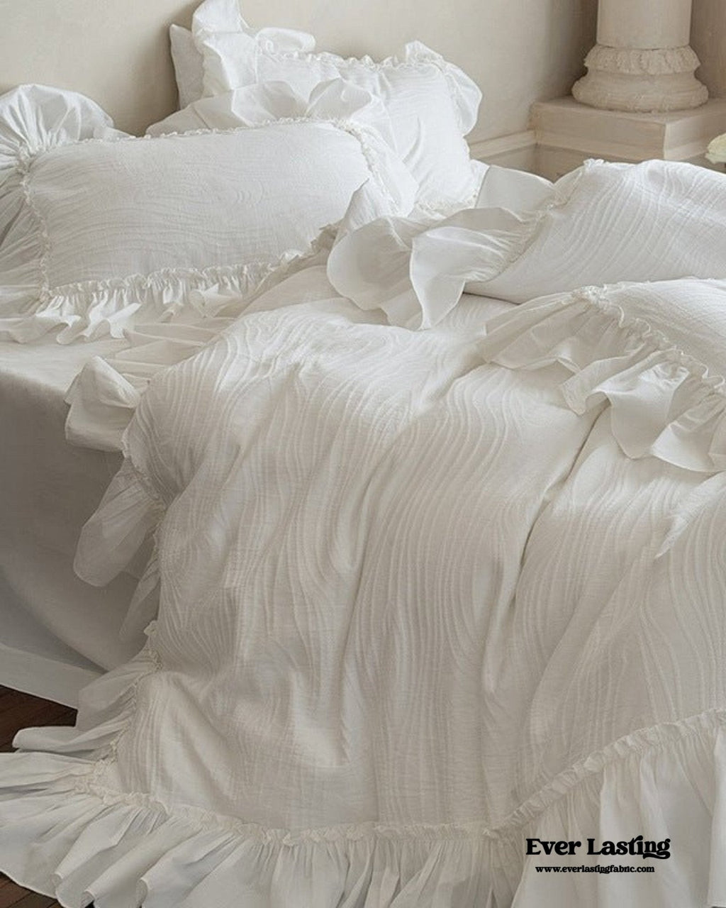 Jasmine White Ruffled Jacquard Bedding Set