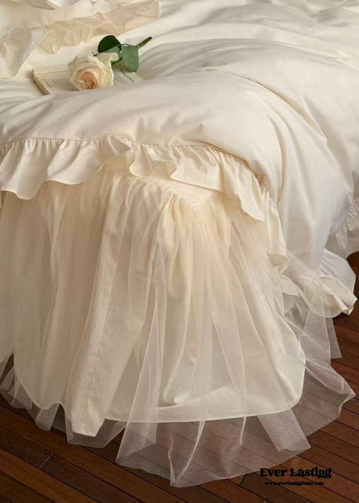 Lacey Lace Ruffle Washed Cotton Bedding Set / White