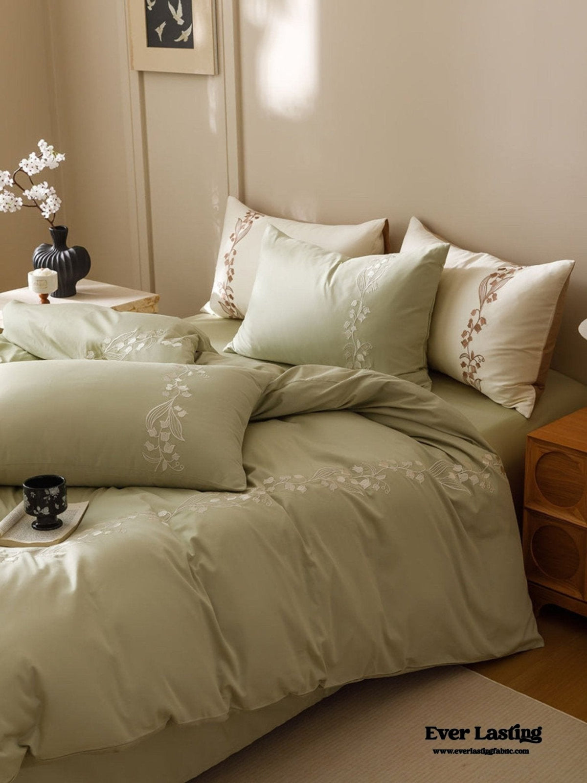 Lily of the Valley Embroidered Silky Bedding Set / Pink