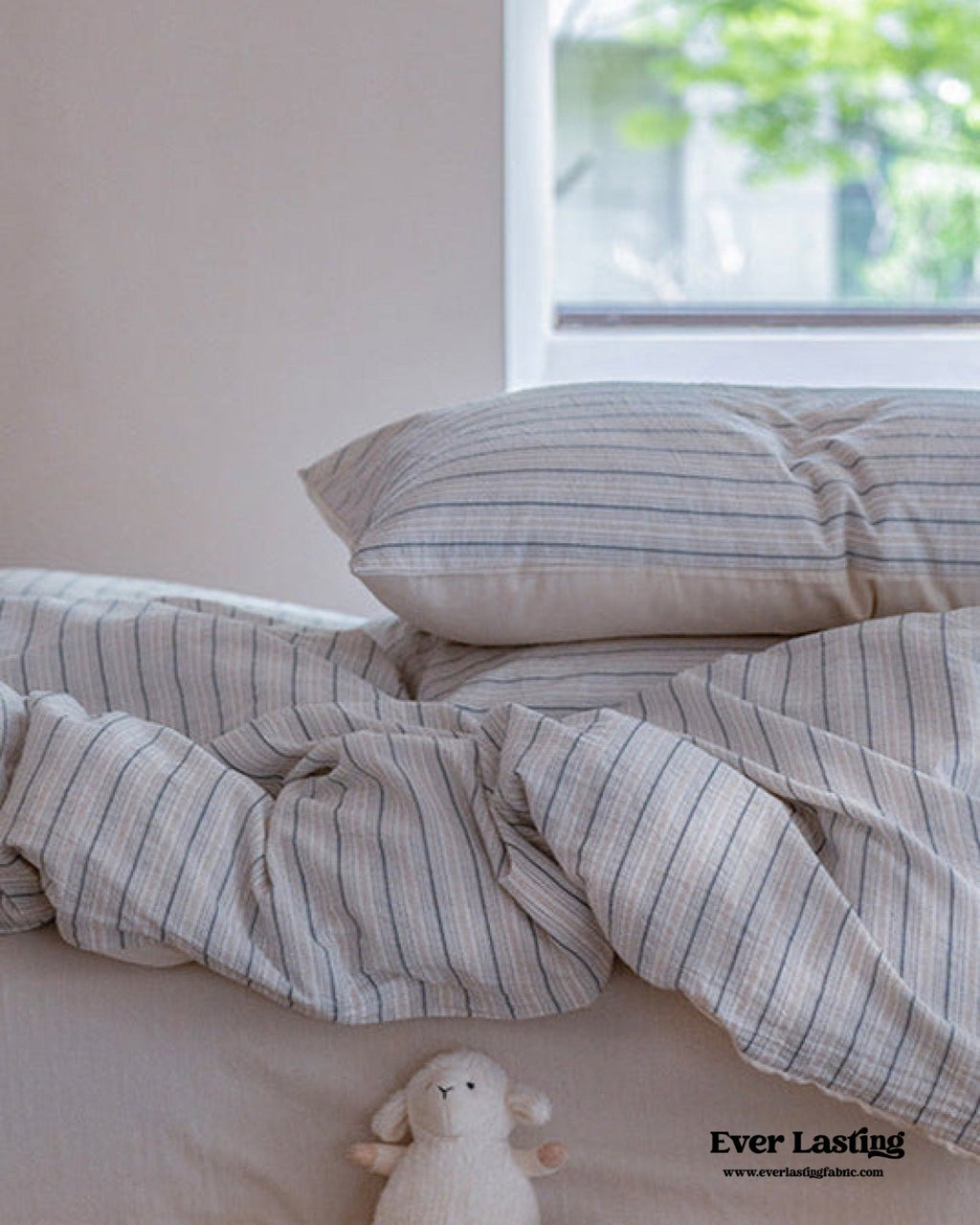 Lina Minimalist White Striped Bedding Set