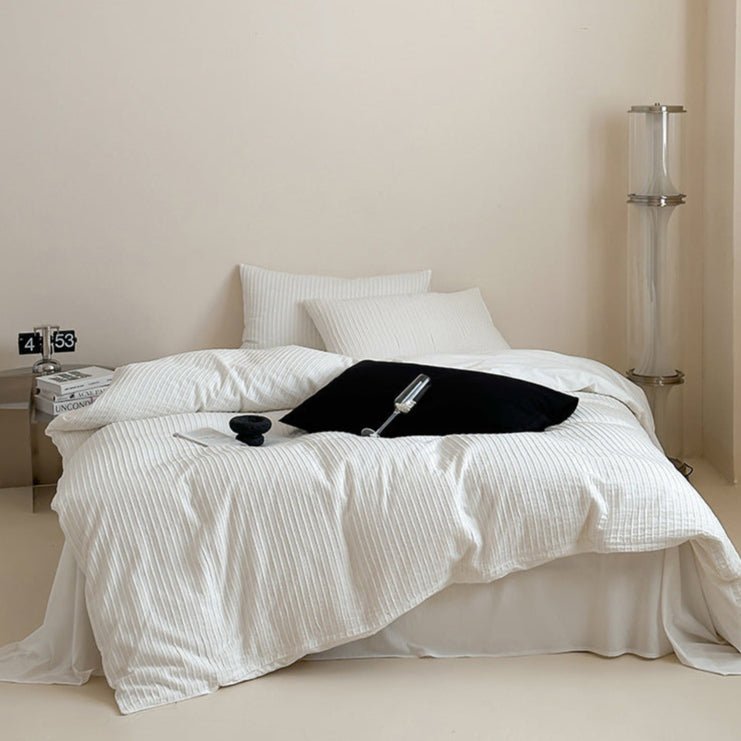 Logan Modern Pleated Striped Bedding Set / White