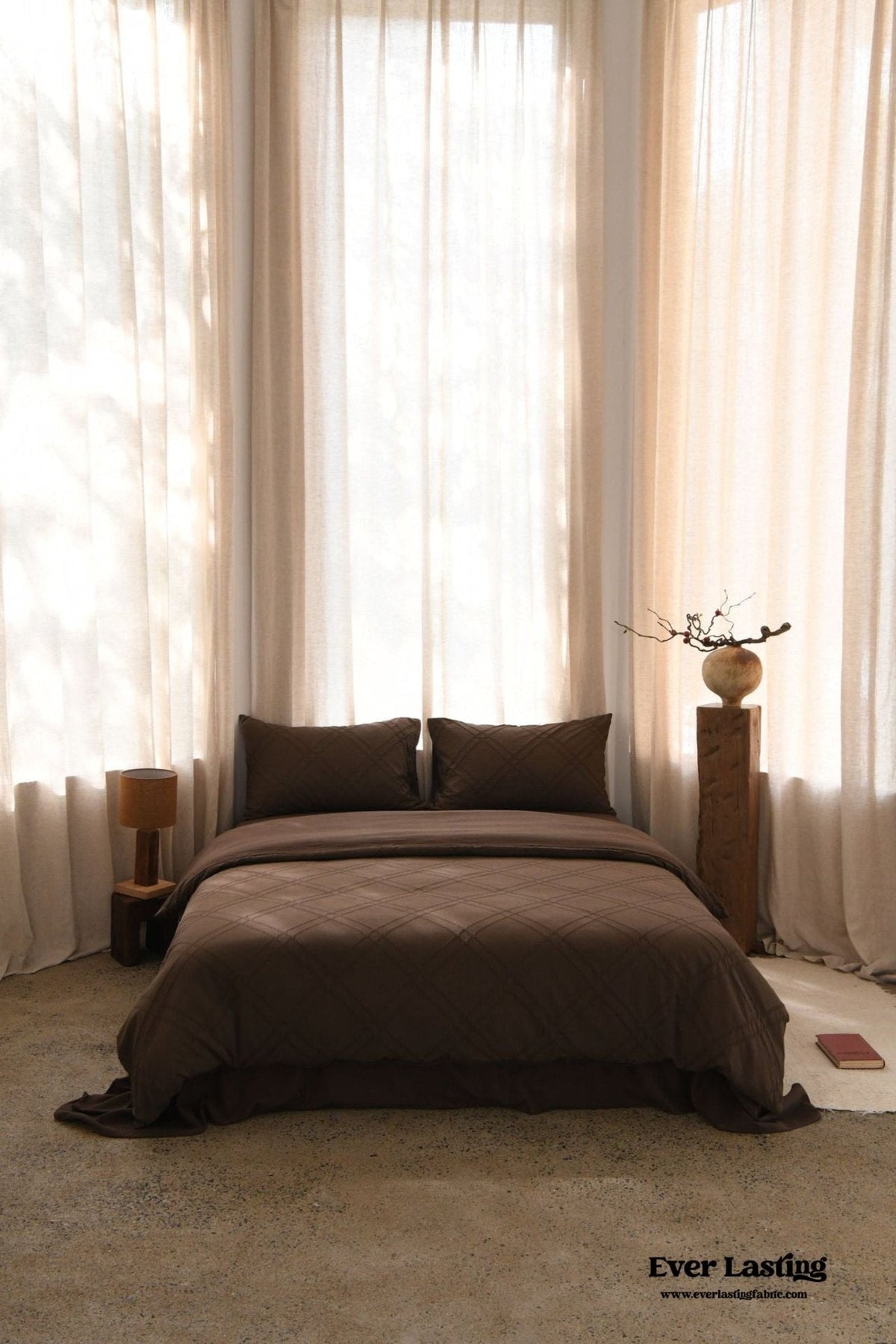 Millard Geometric Jacquard Bedding Set / Brown
