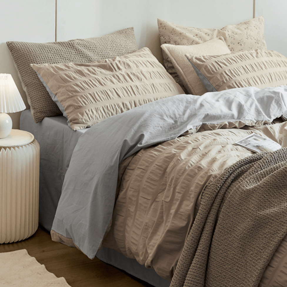 Minimal Bubble Textured Bedding Set / Beige