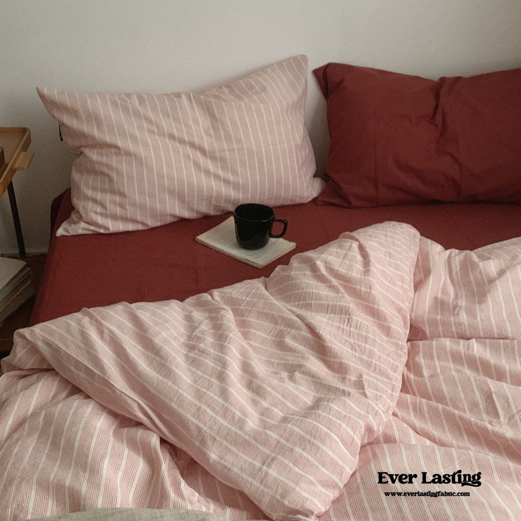 Minimalist Pink Striped Bedding Set
