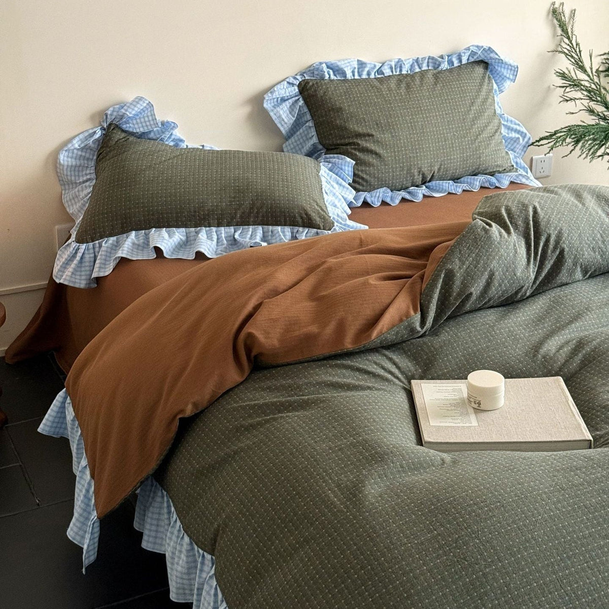 Sadie Gingham Lace Ruffle Bedding Set / Black