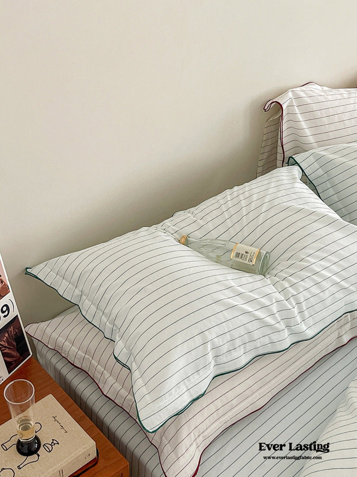Scandinavian Overlock Striped Bedding Set / White + Green