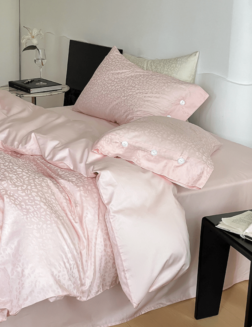 Silky Leopard Buttoned Bedding Set / Baby Pink