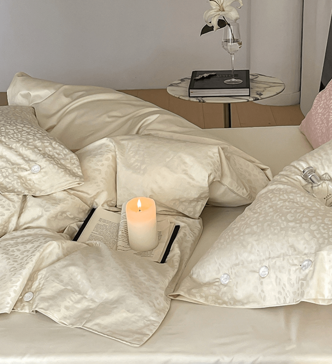 Silky Leopard Buttoned Bedding Set / Baby Pink