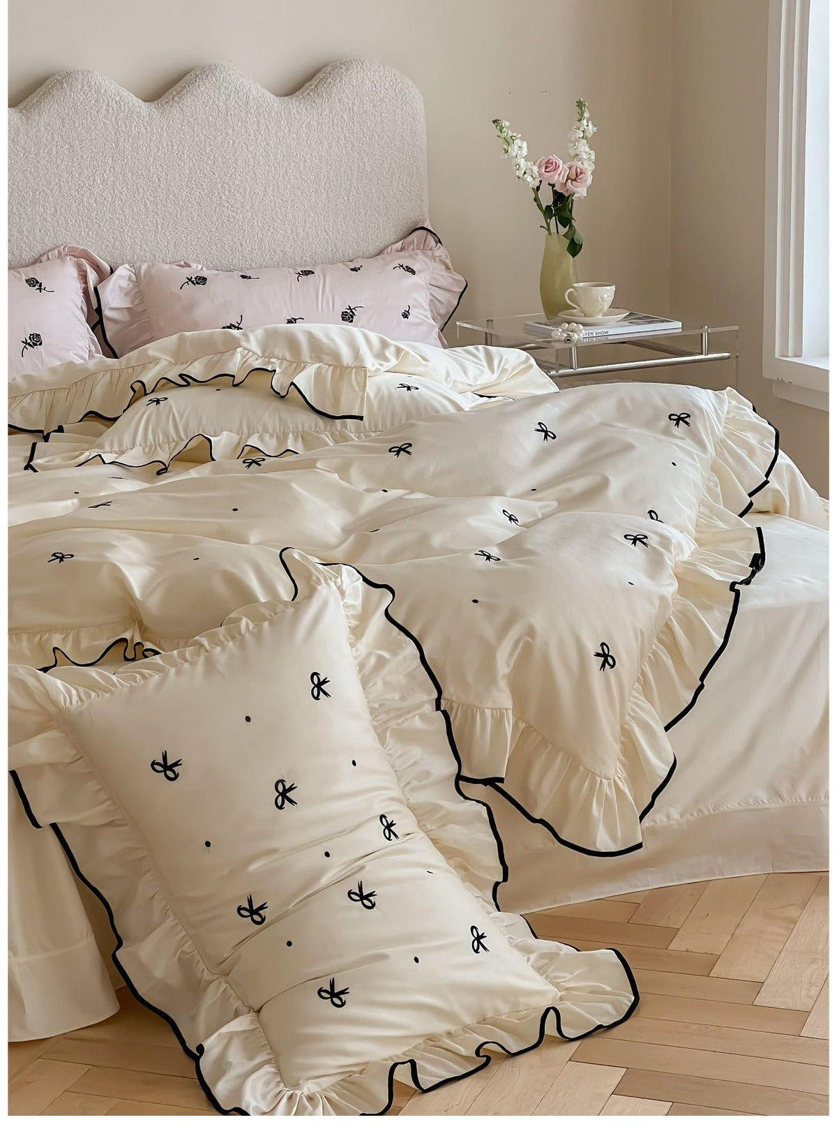 Silky Ribbon Ruffle Bedding Set / Cream White