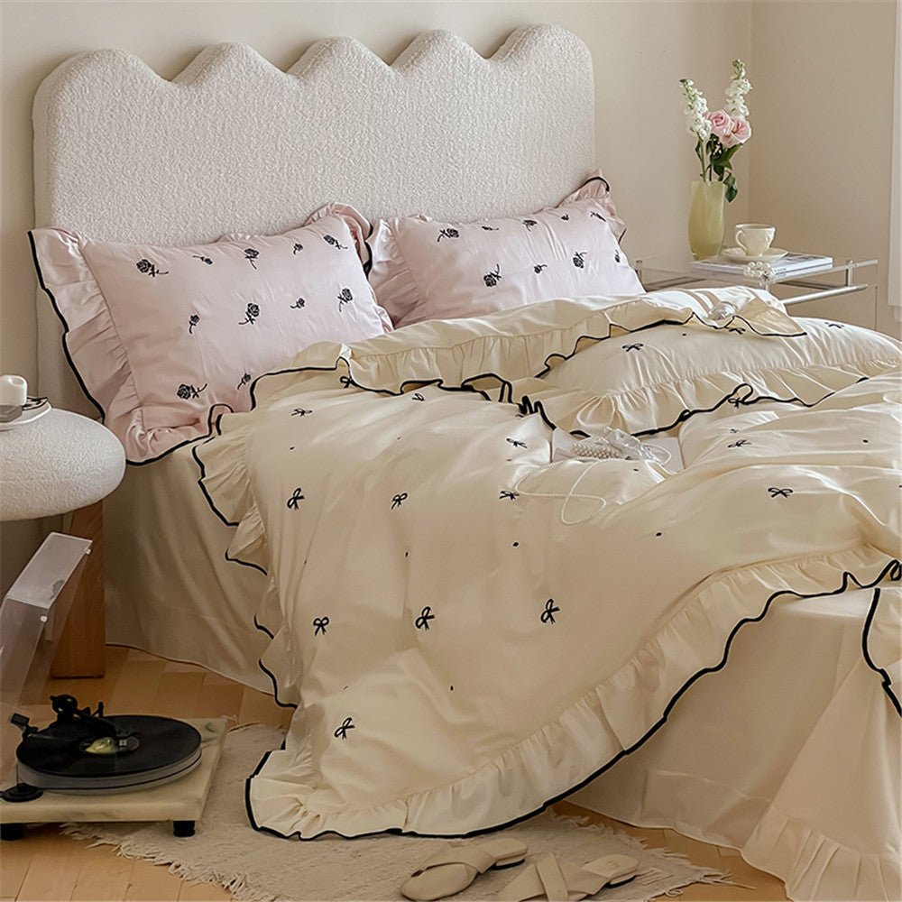 Silky Ribbon Ruffle Bedding Set / Cream White