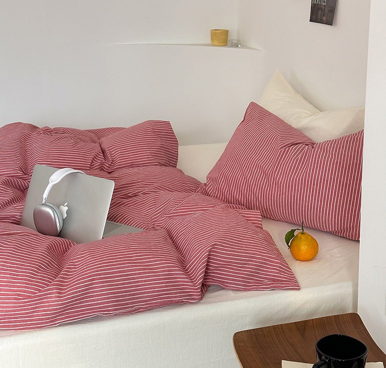 Thin Striped Bedding Set / Red