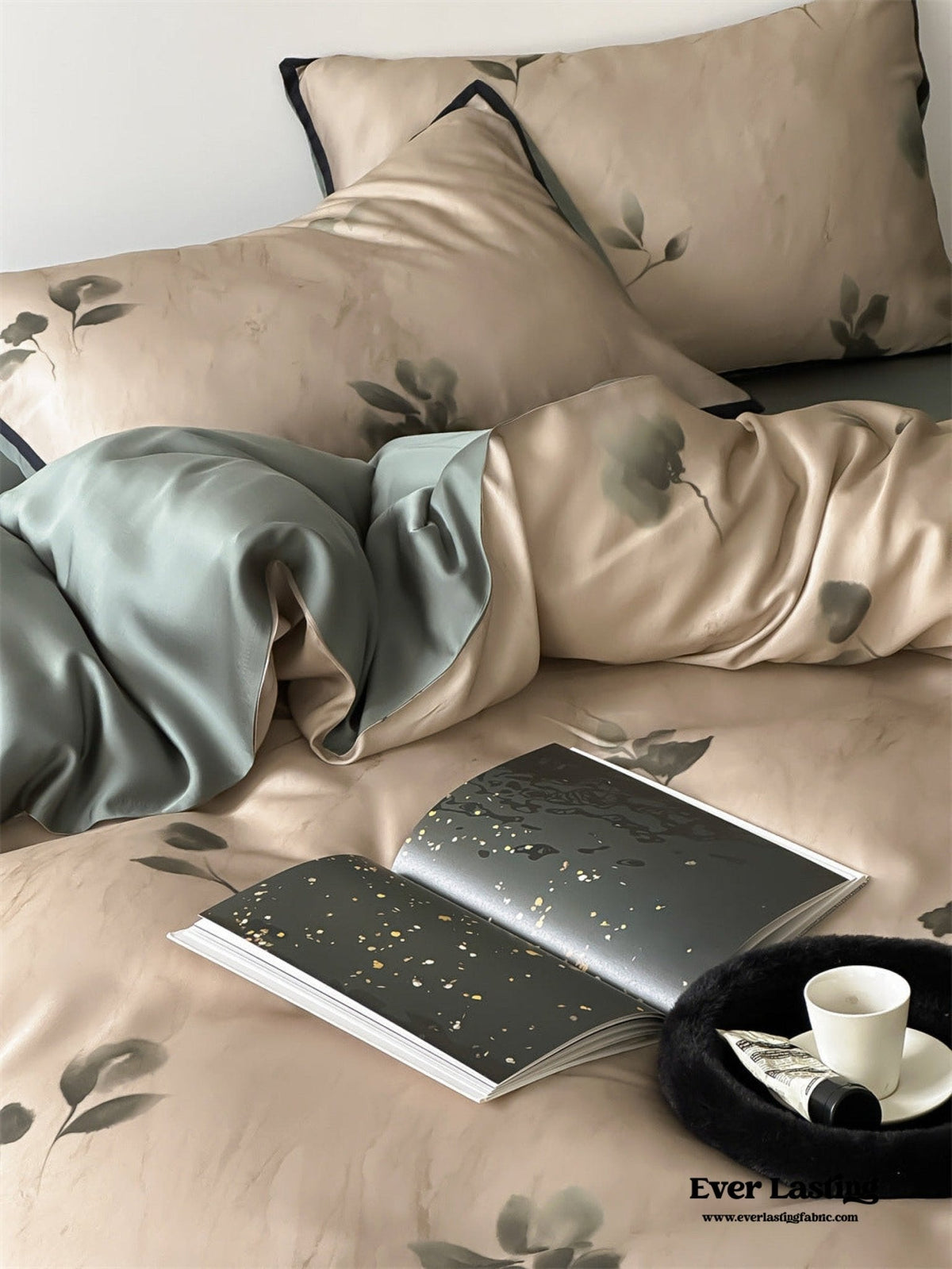 Twilight Zone Silky Tencel Bedding Set / White + Gray