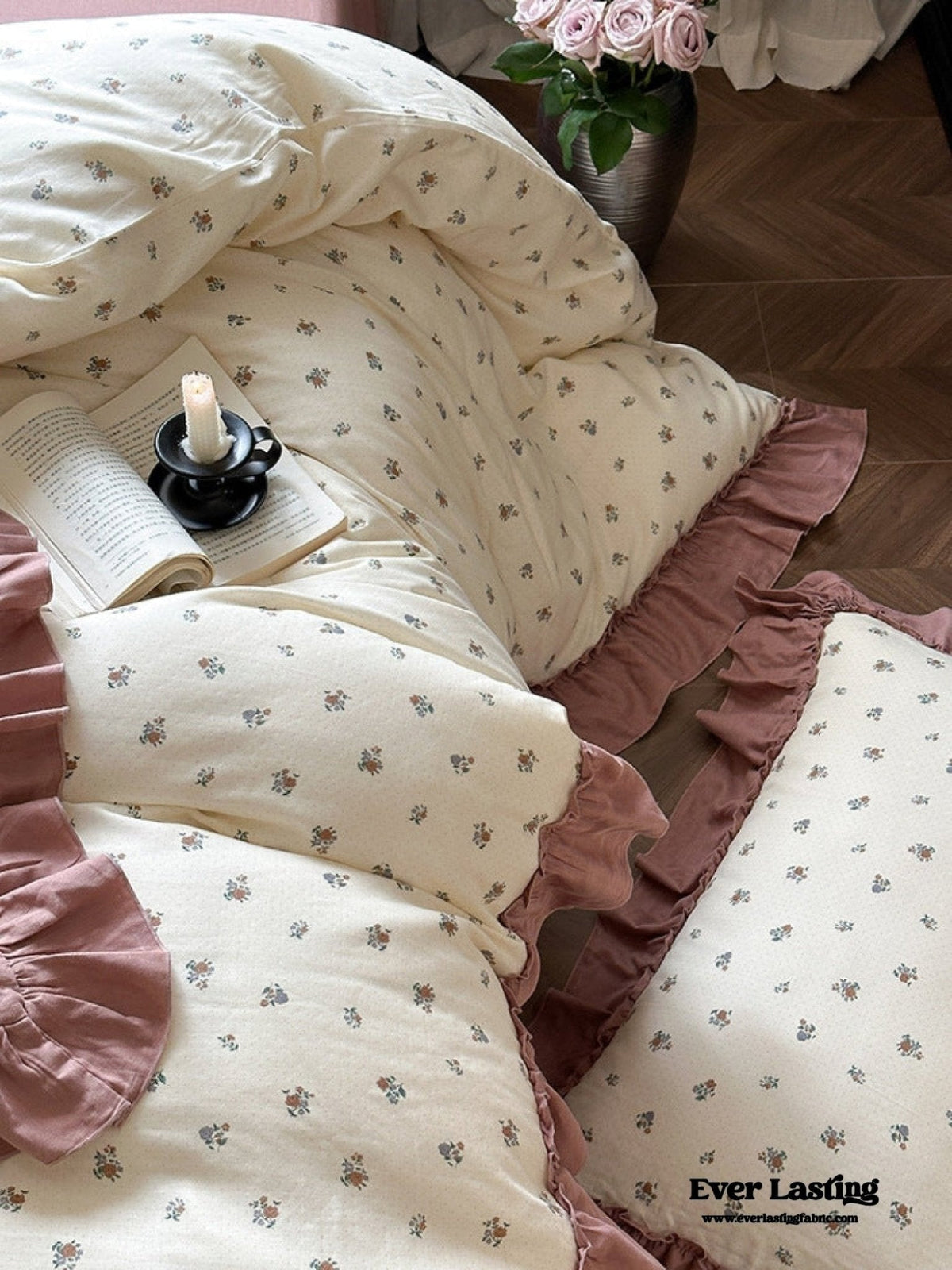 Vivienne Floral Double Gauze Bedding Set / Light Pink